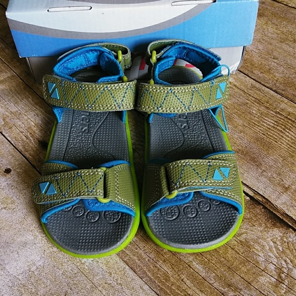 See Kai Run Jetty Green Sandals  Size 9 NWT